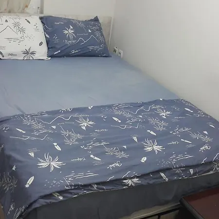 Privatunterkunft A With A Double Bed And A Balcony